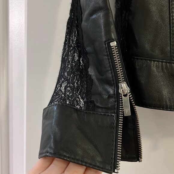 Ferre lace and leather slim
Fitting jacket - Picture 3 of 11